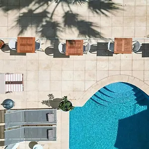 La Beach Hotel